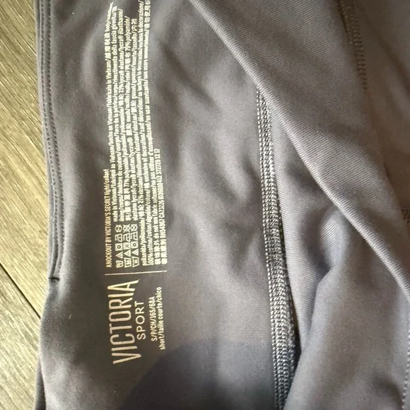 Victoria's Secret‎ Sport Gray Leggings - Picture 3 of 4